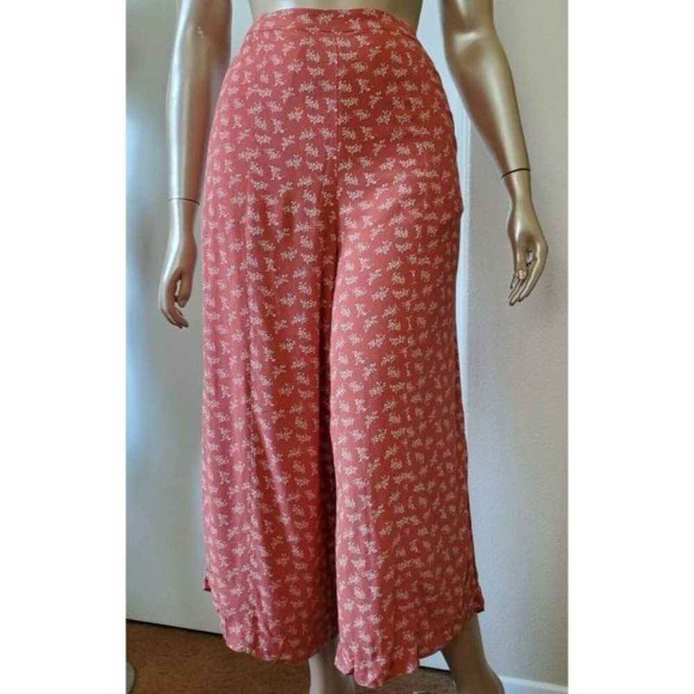 American Eagle Outfitters Wide Leg Pants in Dusty Rose with White Floral Print